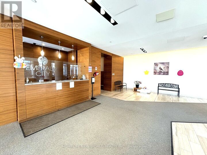 Property Photo:  66 Forest Manor Road 1206  ON M2J 1M6 
