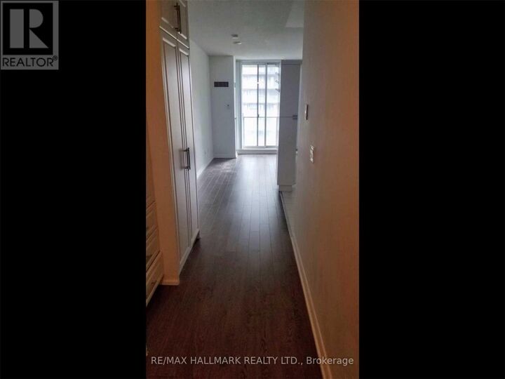 Property Photo: 111 Elizabeth Street 1551 ON M5G 1P7