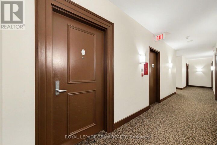 Property Photo:  70 Landry Street 1806  ON K1L 0A8 