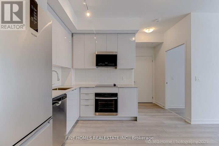 Property Photo:  474 Caldari Road 901  ON L4K 0R5 