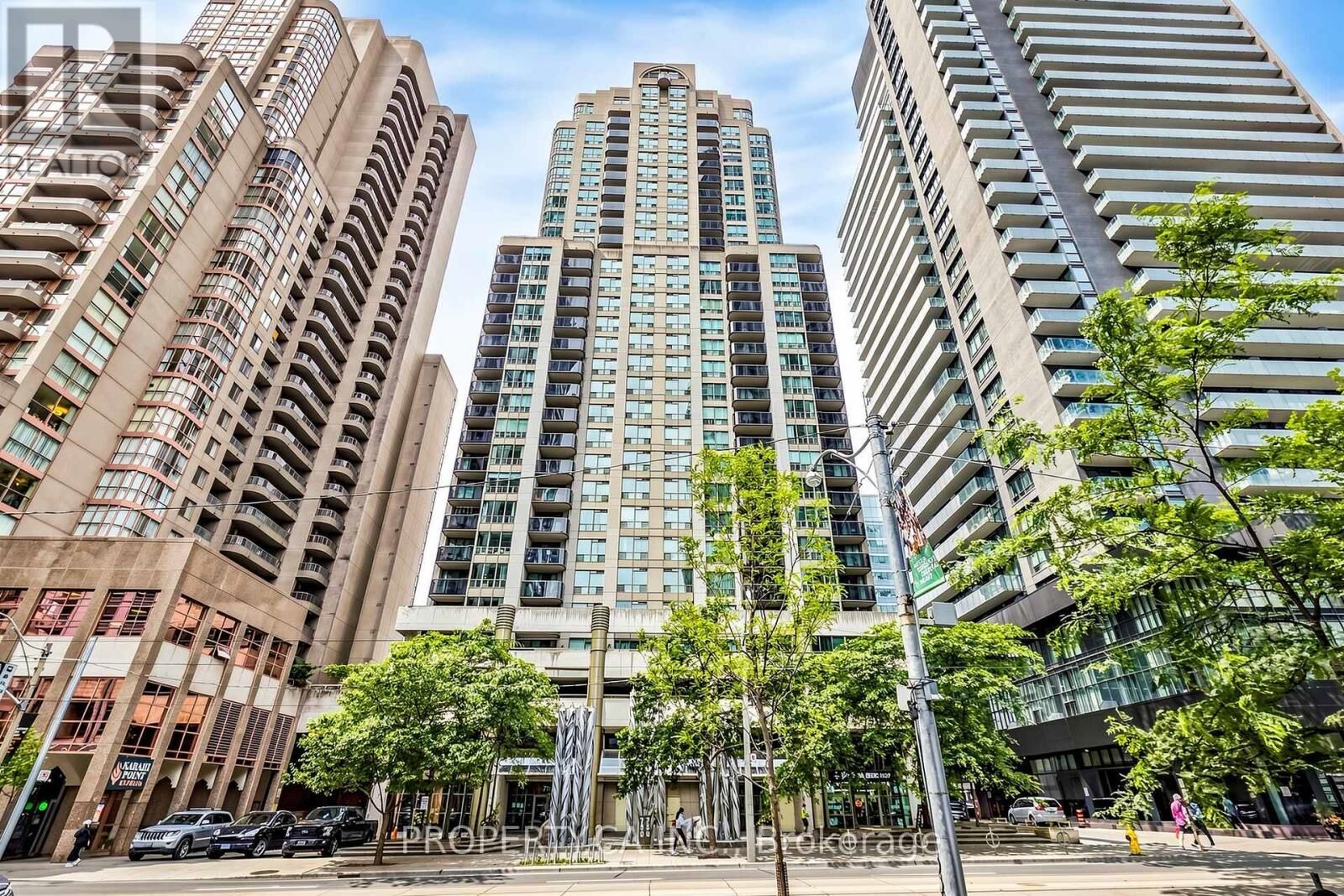 Property Photo:  750 Bay Street 3303  ON M5G 1N6 