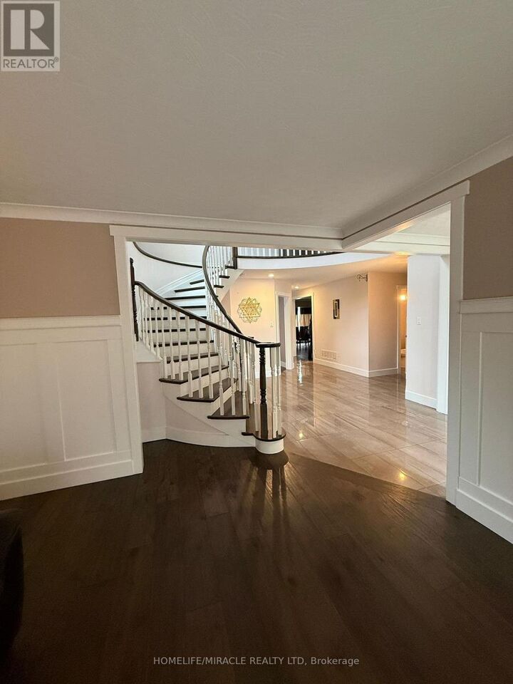 Property Photo:  2133 Heidi Avenue  ON L7M 3P4 