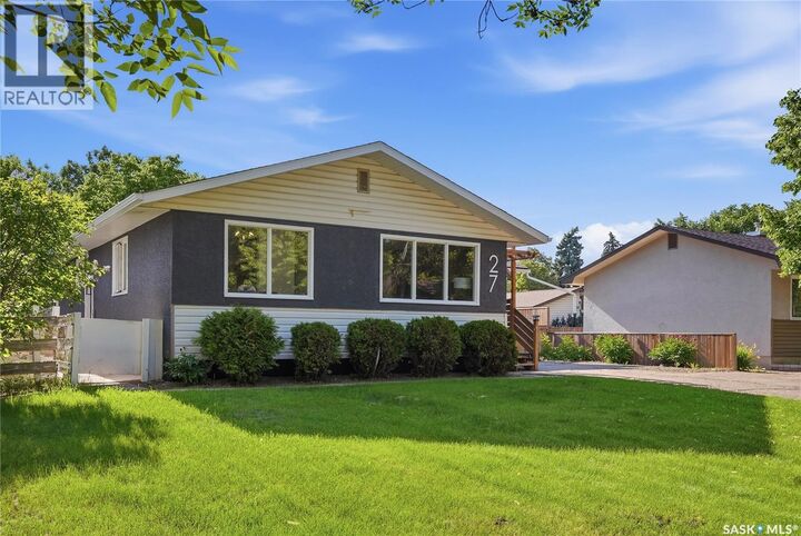 Property Photo:  27 Walker Crescent  SK S7L 4H7 