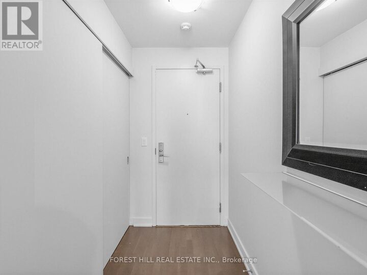 Property Photo:  21 Nelson Street 1019  ON M5V 3H9 