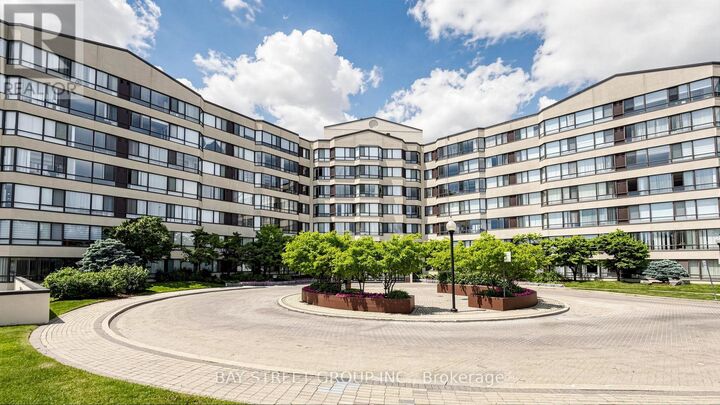 Property Photo: 1001 Cedarglen Gate Ph 720 ON L5C 4R2