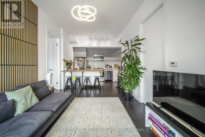 Property Photo:  4208 Dundas Street West 711  ON M8X 1Y6 
