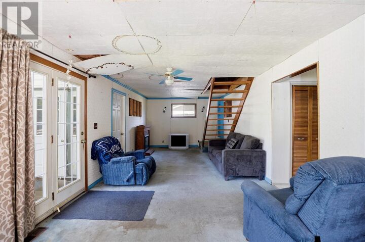 Property Photo: 132 Anna St ON P6B 3S8