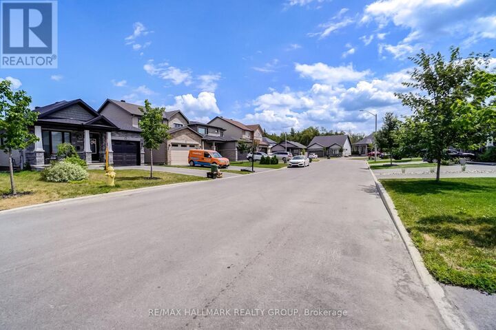 Property Photo: 1110 Beckett Crescent ON K2S 0Y9