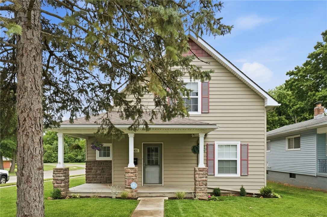 Property Photo:  2425 Delta Avenue  OH 45419 
