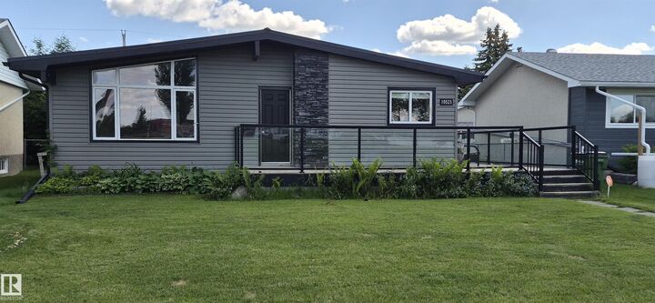 Property Photo:  10523 105 Street  AB T7P 1M3 