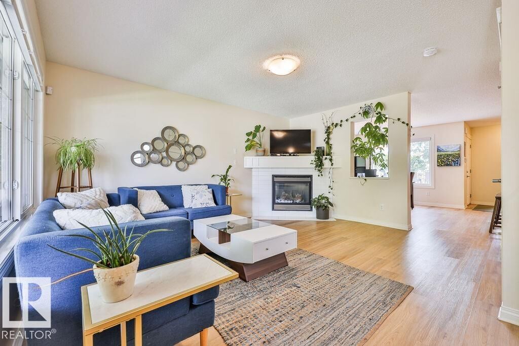 Property Photo:  8760 Stein Lane NW  AB T6R 0L5 