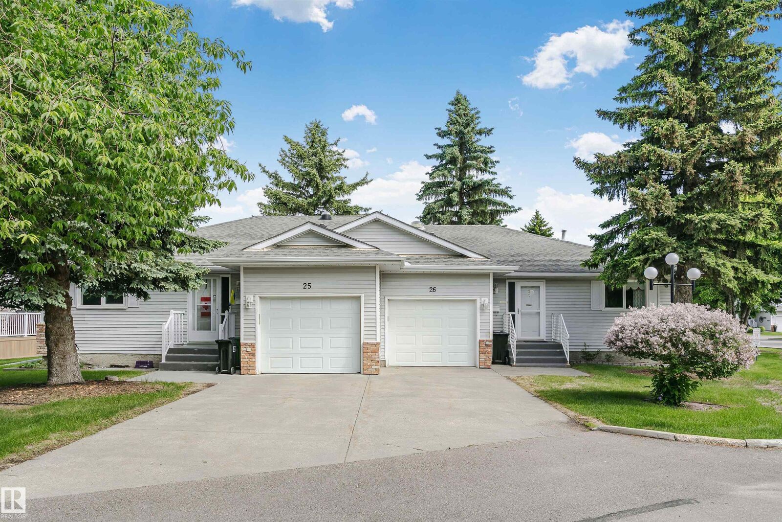 Property Photo:  1650 42 Street NW 26  AB T6L 5P4 