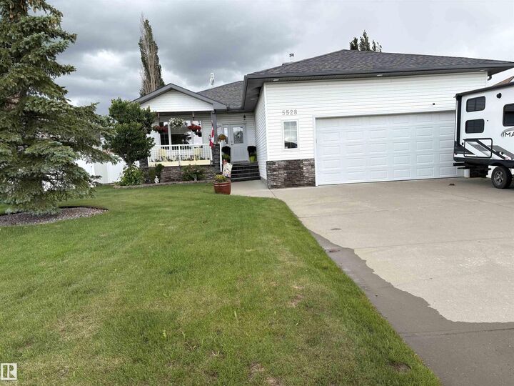 Property Photo:  5528 43 Street  AB T0B 2R0 