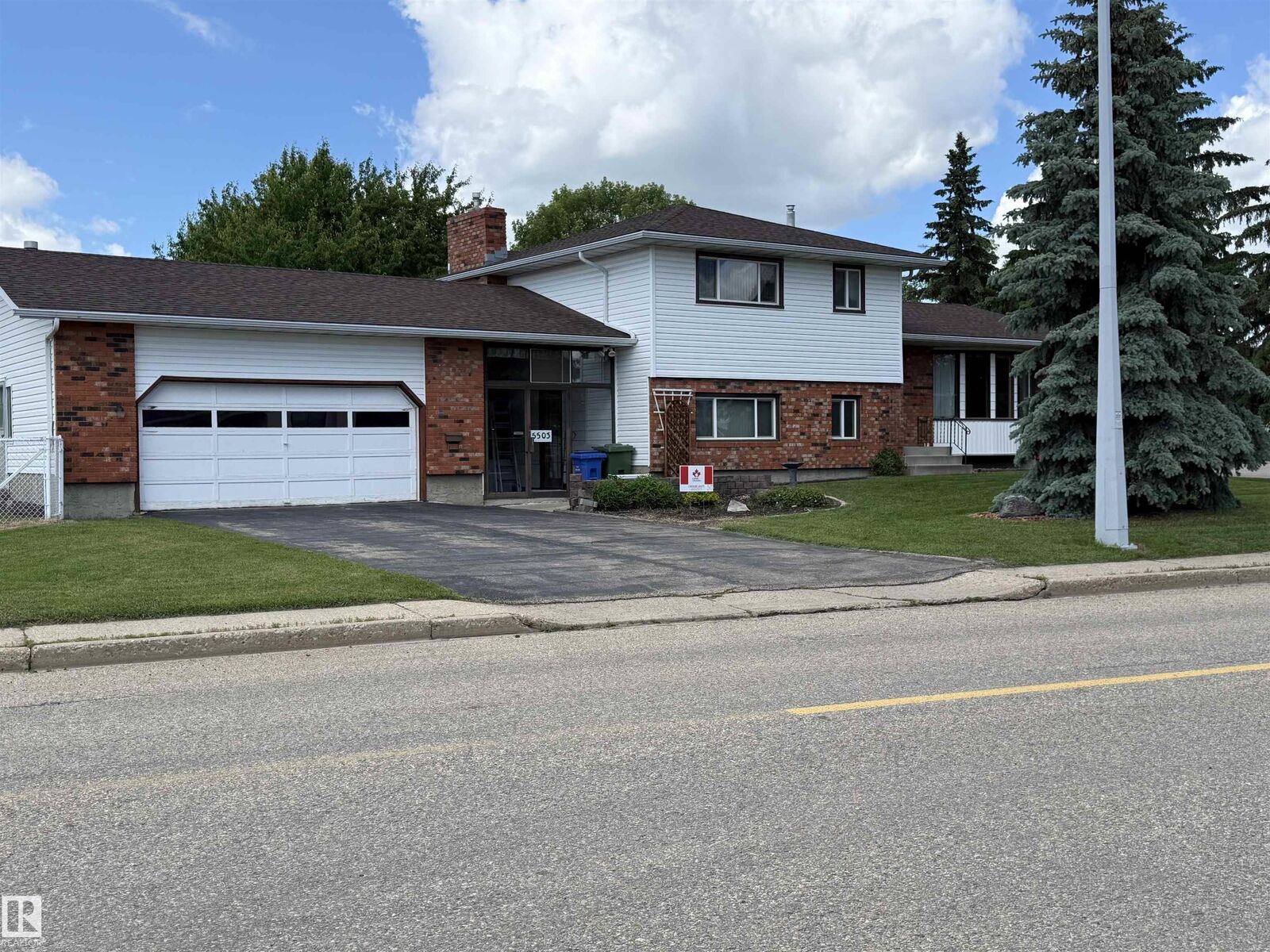 Property Photo:  5503 Centennial Drive  AB T9A 2H1 