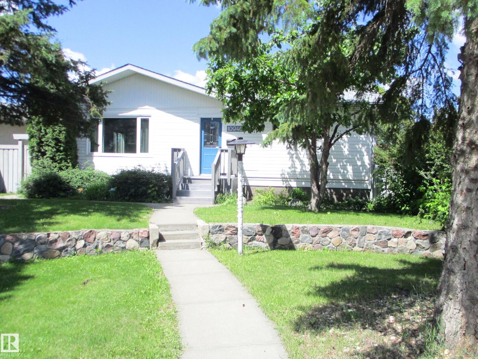 Property Photo:  10946 165 Street NW  AB T5P 3T7 