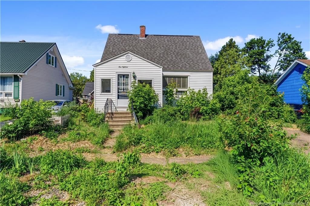 Property Photo:  118 Humphrey Street  NB E1C 6P1 