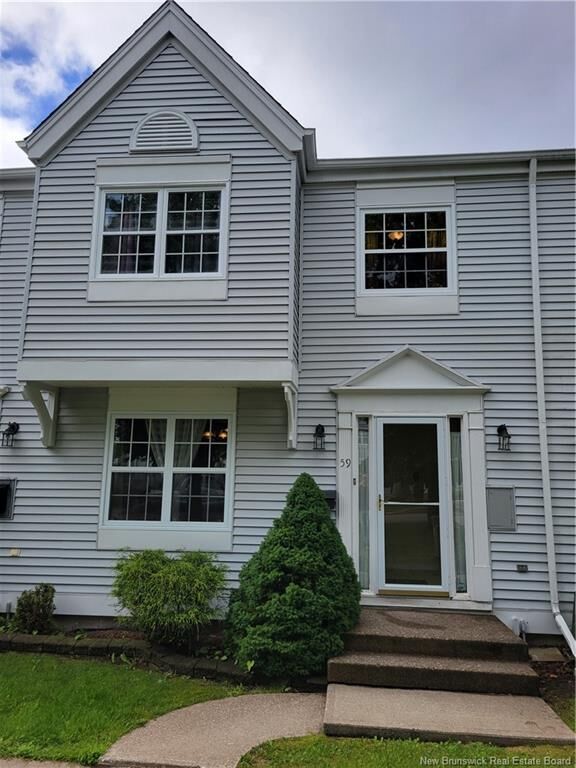 59 Brentwood Crescent — photo 1