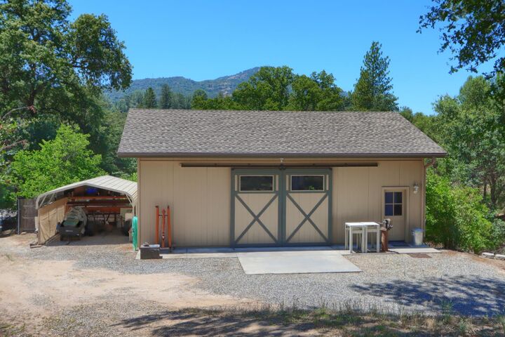 Property Photo: 39670 Highview Drive CA 93644