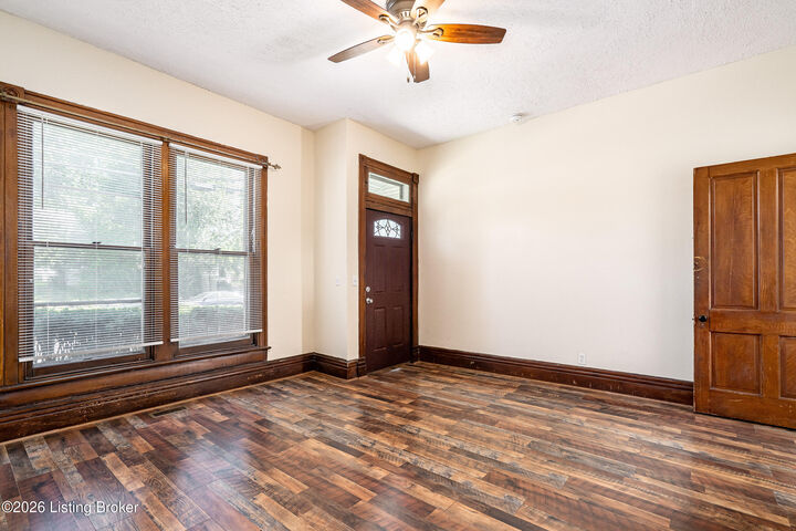 Property Photo: 992 Goss Ave KY 40217