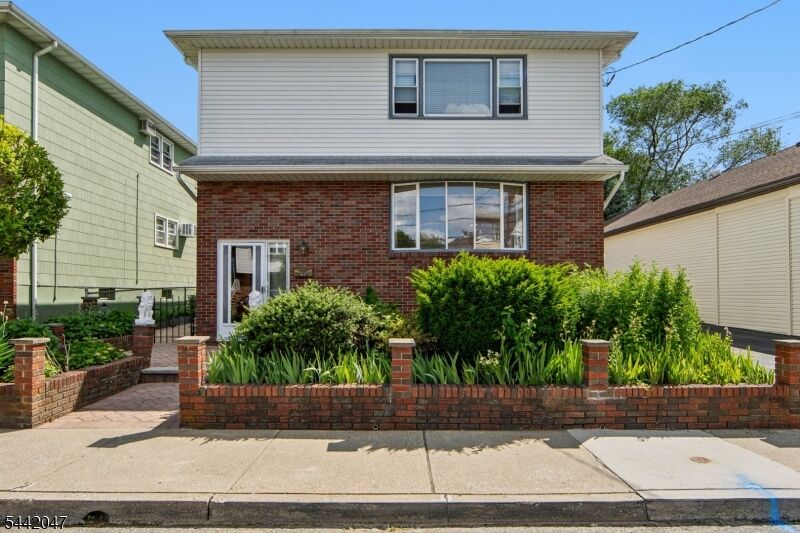 Property Photo:  27 Crystal St  NJ 07031 