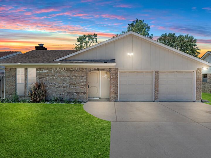 Property Photo:  4806 Faircrest Street  TX 77505 