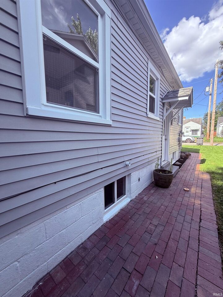 Property Photo:  2728 Sherman Street  IN 47633 