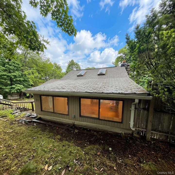 Property Photo:  76 Arcadian Trail  NY 10950 