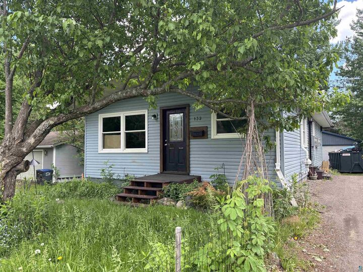 Property Photo:  132 W Winona St  MN 55803 