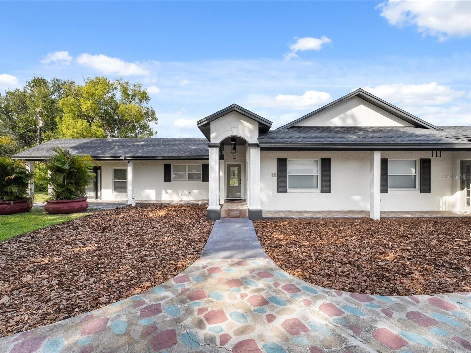 Property Photo: 329 Seminola Boulevard FL 32707