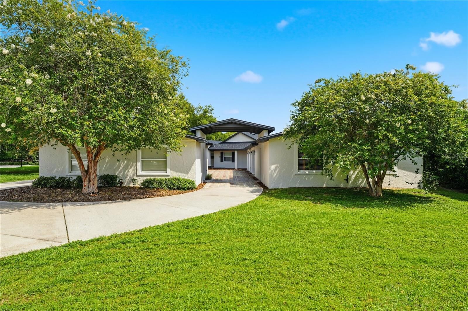 Property Photo:  329 Seminola Boulevard  FL 32707 