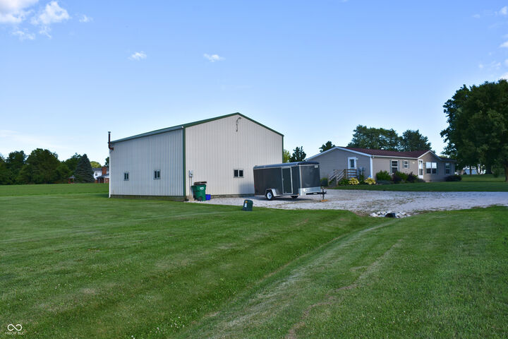 Property Photo: 7495 Meadowview Lane IN 46151