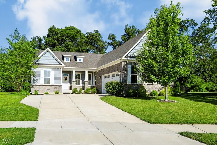 Property Photo:  1736 Chateaux Trace  IN 46143 