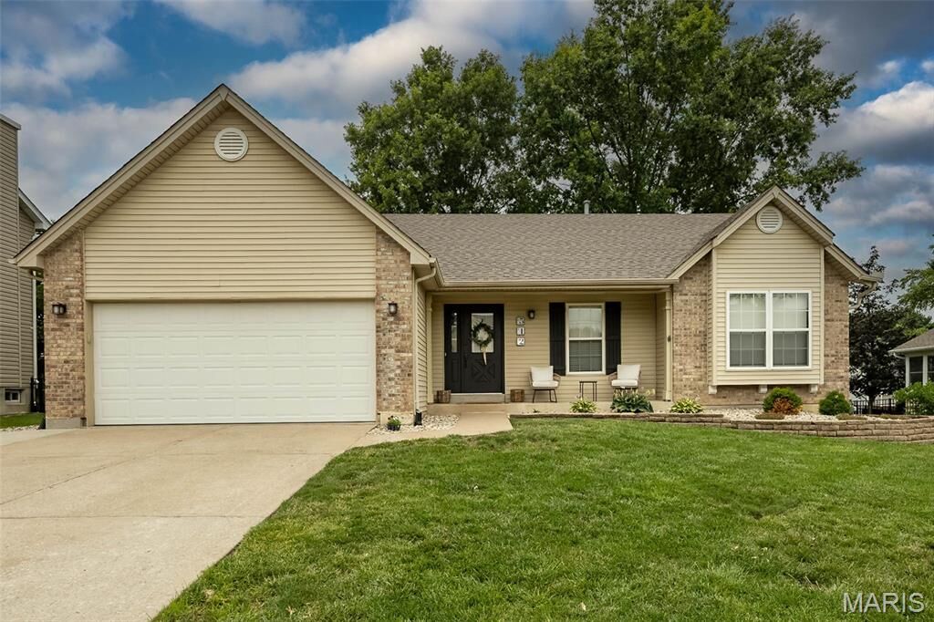 Property Photo:  512 Brookneal Drive  MO 63304 