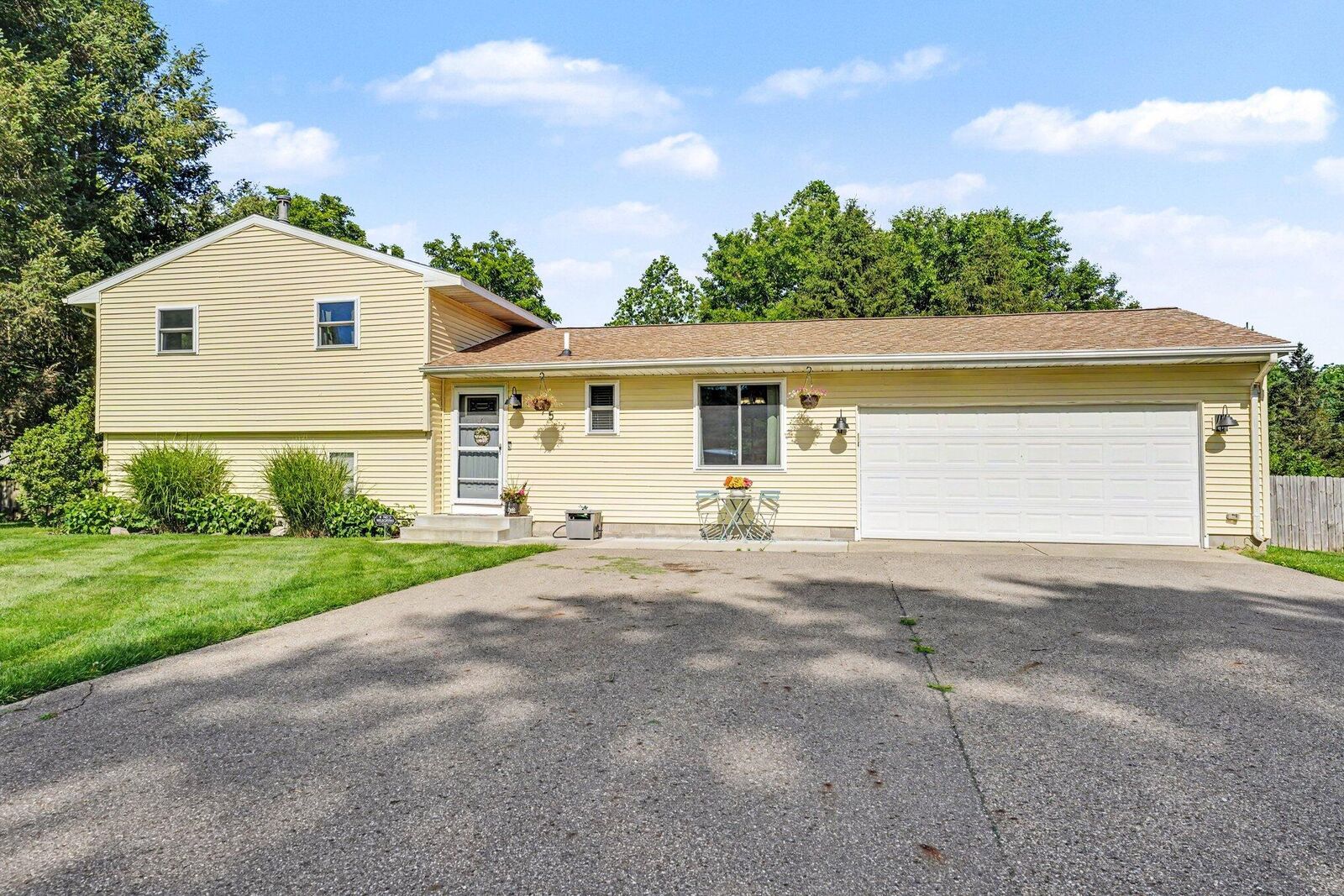 Property Photo:  795 Autumn Drive  MI 49078 