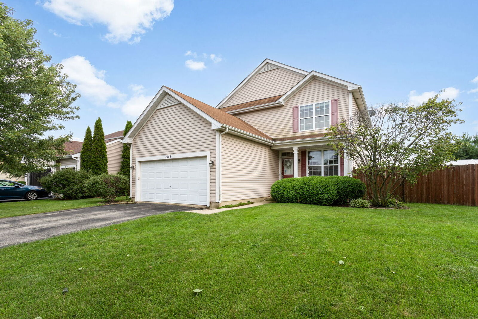 Property Photo:  1945 W Helen Drive  IL 60446 