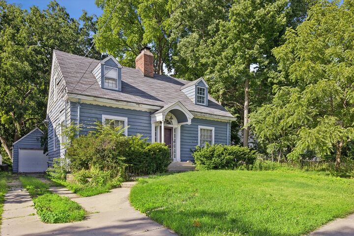 Property Photo:  544 Turner Avenue  IL 60137 