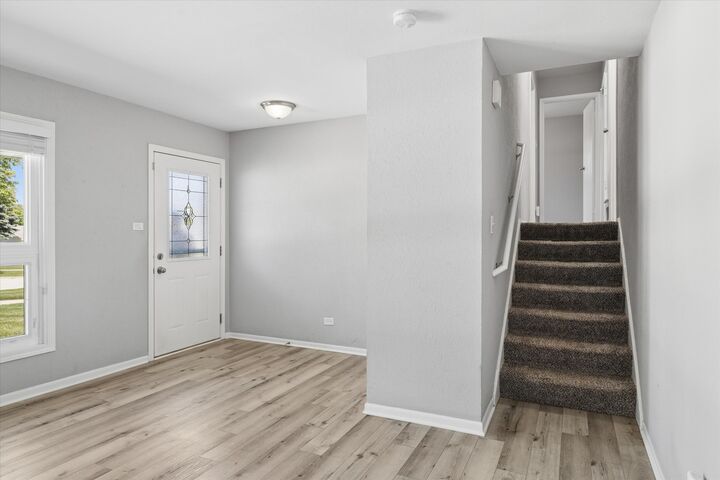Property Photo:  1680 Highland Boulevard  IL 60169 