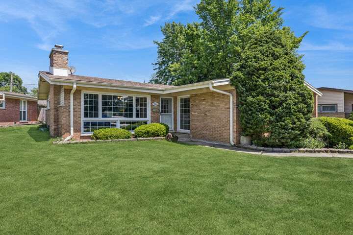 Property Photo:  7314 Foster Street  IL 60053 