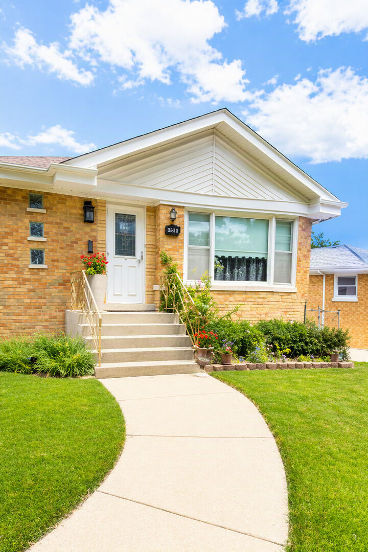 Property Photo:  10616 Essex Street  IL 60154 