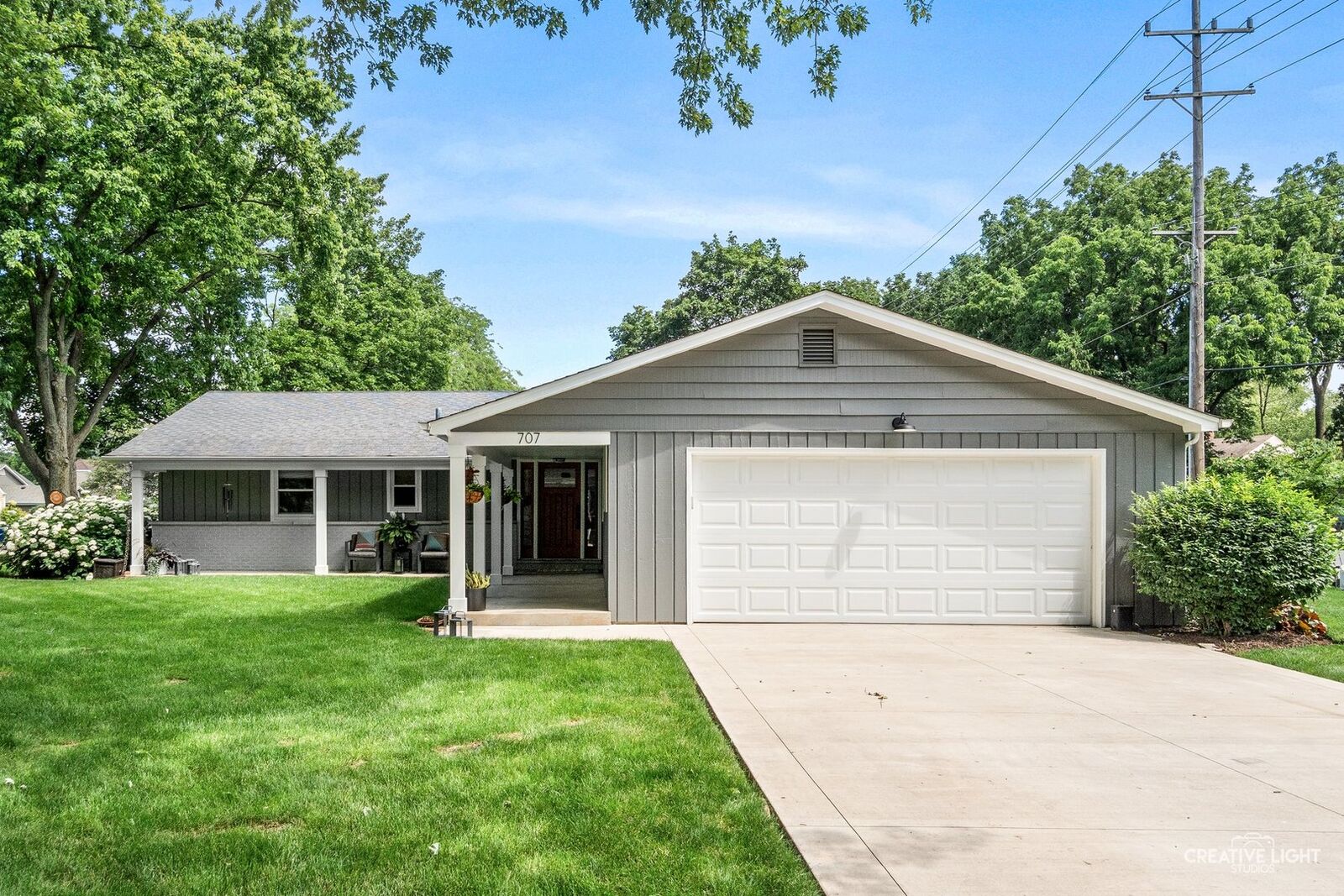 Property Photo: 707 Maple Lane IL 60510