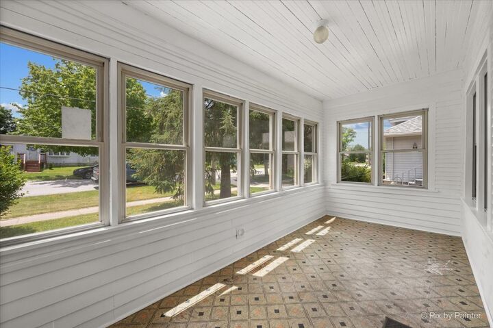 Property Photo:  617 2nd Street  IL 60417 
