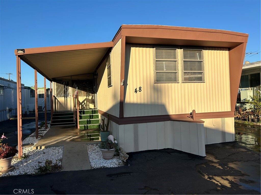 Property Photo:  21926 S Vermont Avenue 48  CA 90502 
