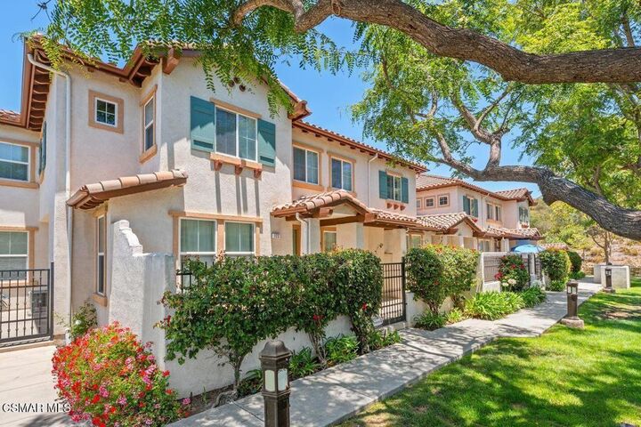Property Photo:  123 Via Aldea  CA 91320 
