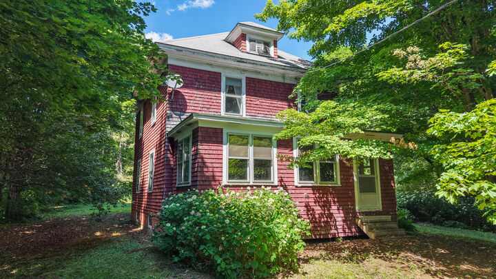 Property Photo:  32 Willow Street  ME 04765 