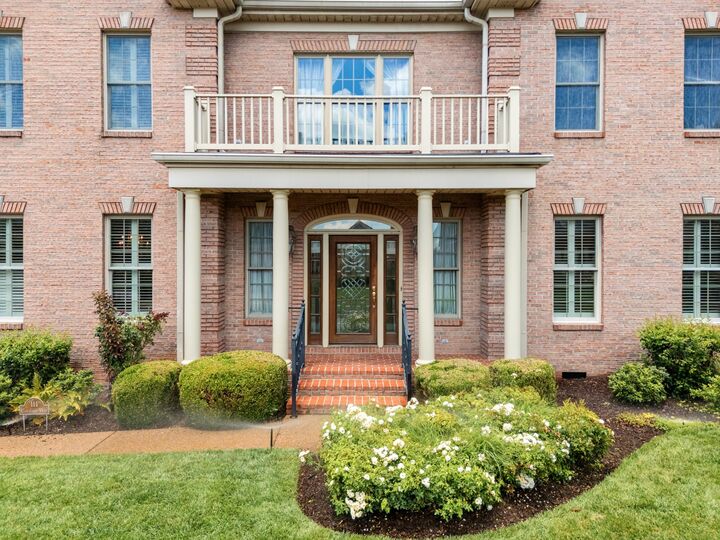 Property Photo:  111 Carriage Way  TN 37075 