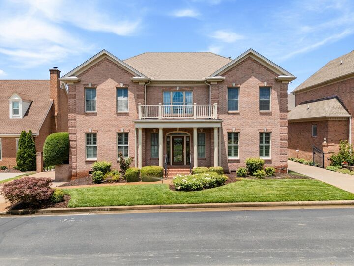 Property Photo:  111 Carriage Way  TN 37075 