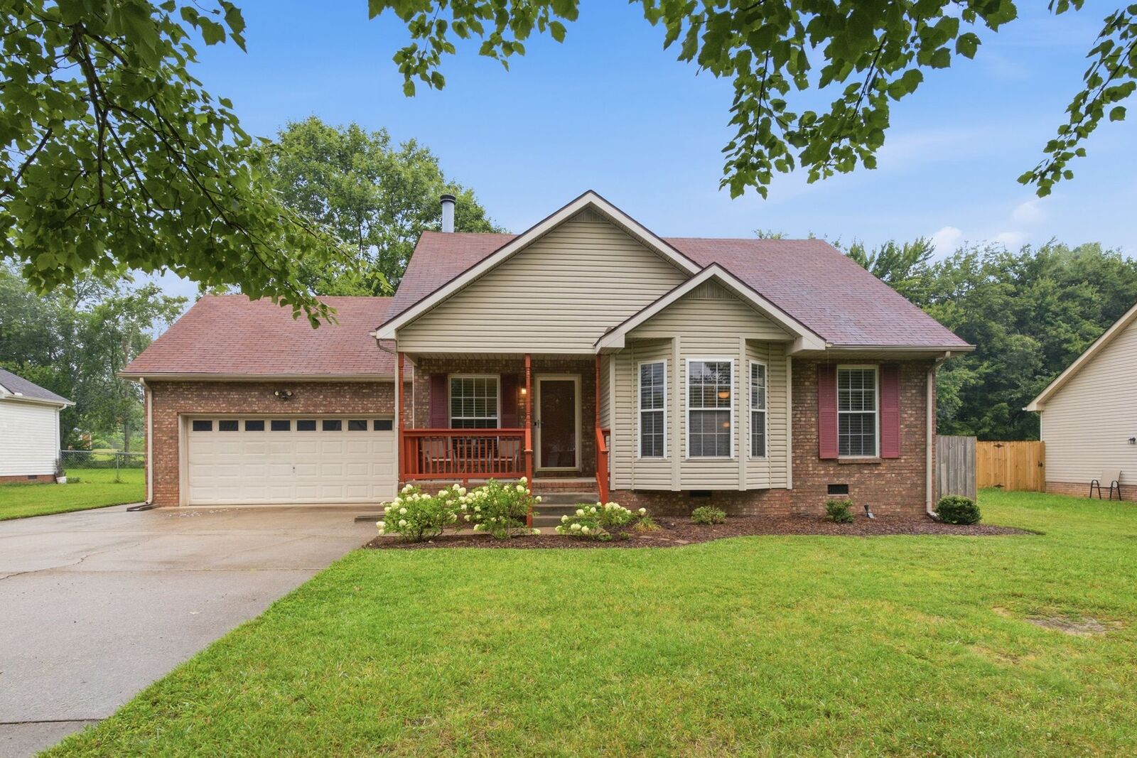 Property Photo:  1010 Blue Ridge Pkwy  TN 37072 