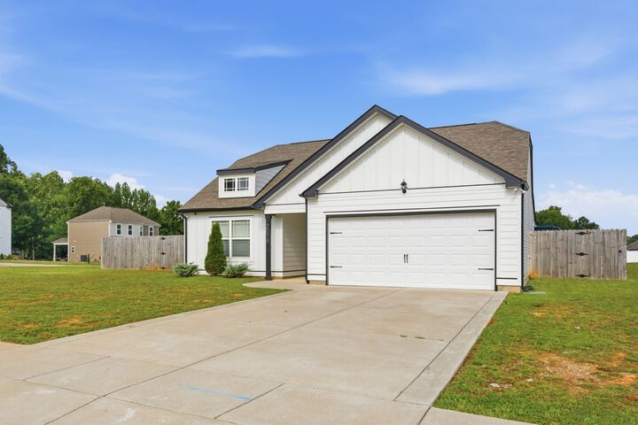 Property Photo: 2079 Claudia Ln TN 37172