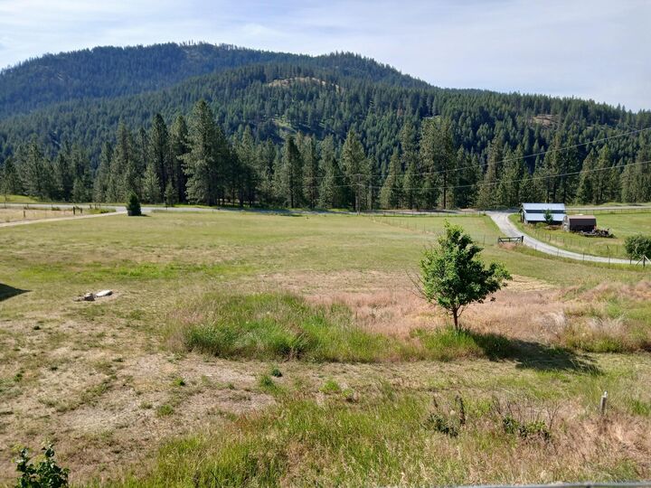 Property Photo:  966 Artman Gibson Rd  WA 99114 