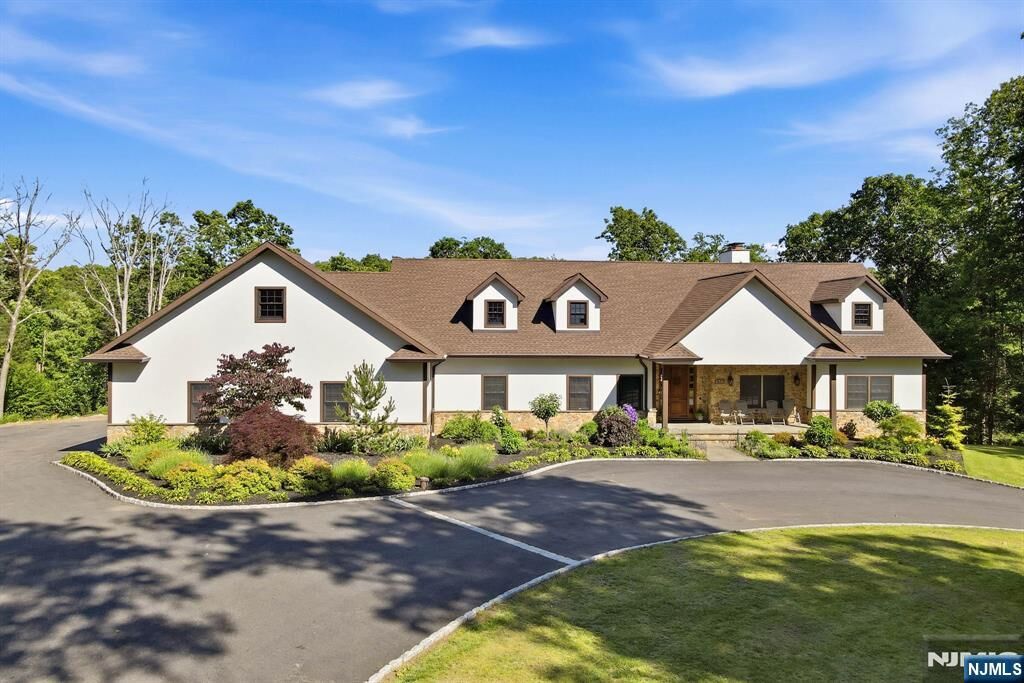 Property Photo:  67 Virginia Lane  NJ 07480 